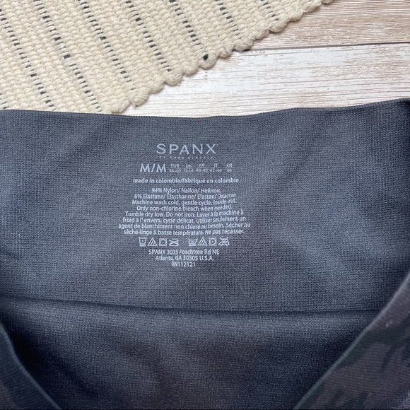 SPANX Look At Me Now Seamless Legging Shapewear Camo Size Medium NWOT - Picture 4 of 8